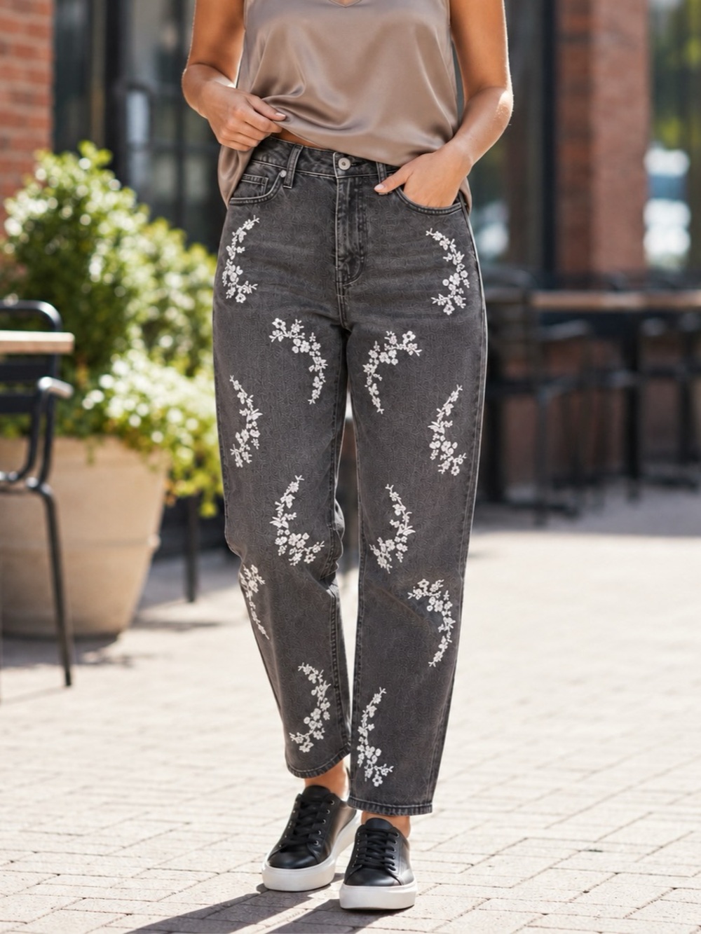 NWT Lucky Brand Zoe High Rise Straight Floral Embroidered Gray Jeans Size 4 (27)
